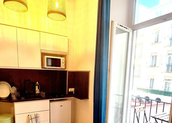 All New Charming 1Br Hyper Centre With Balcony And Ac